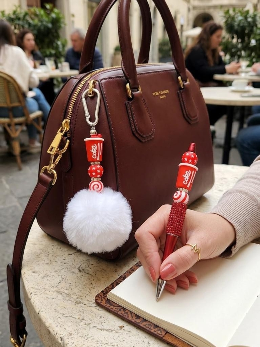 Cut bag charm & pen set